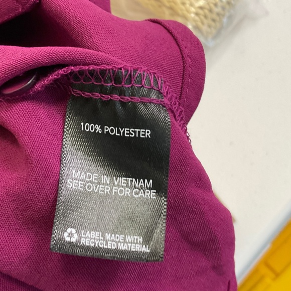 Fortune + Ivy Short-Sleeve Button-Down Shirt in Burgundy - Picture 9 of 10